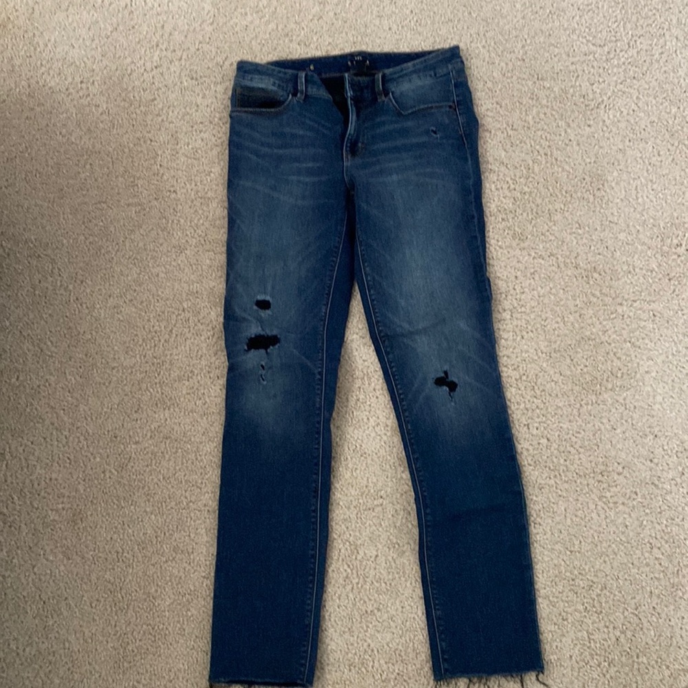 WHBM size 6mid rise jean-like new!